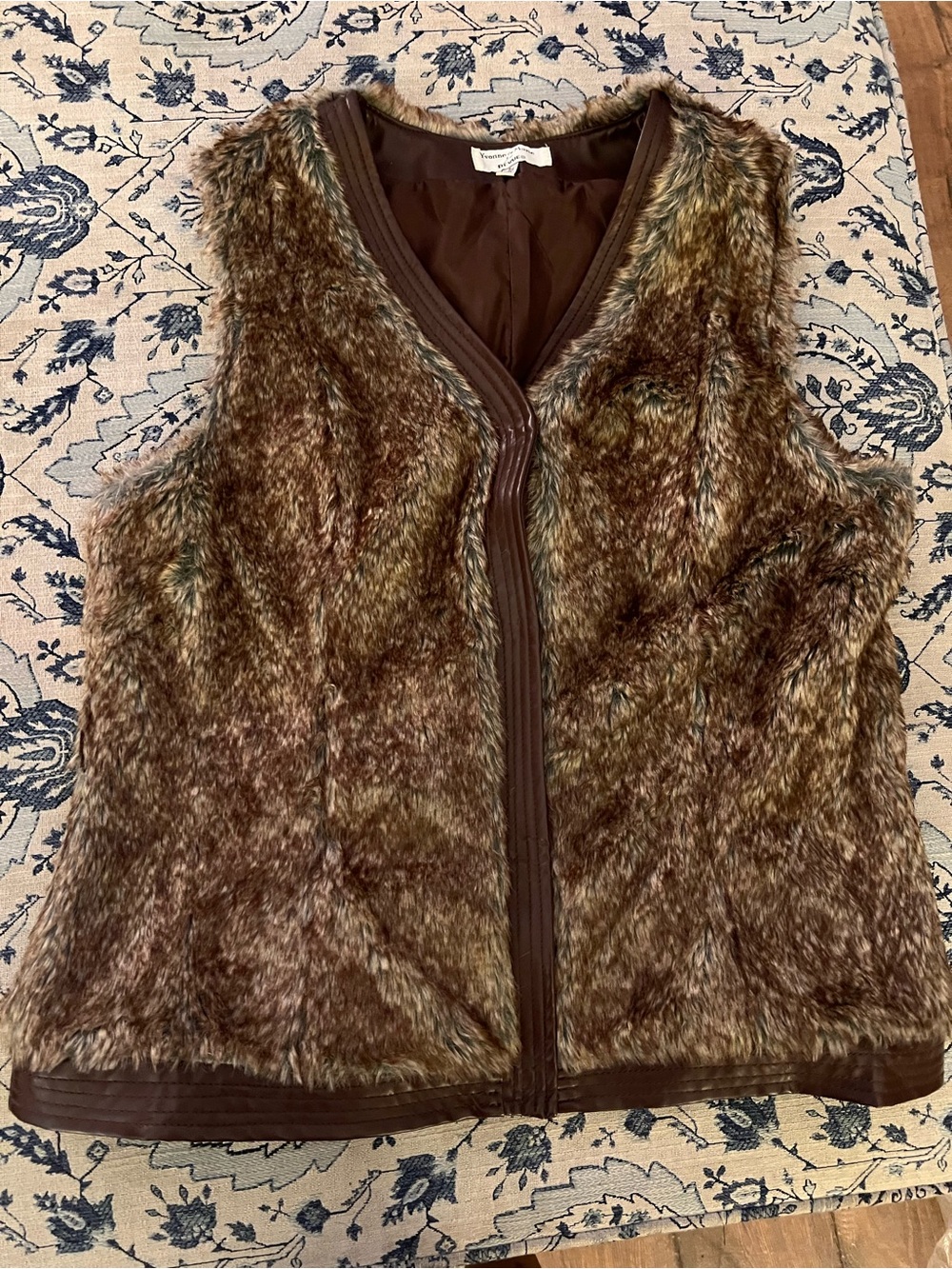 Yvonne Le Marie for Revue faux fur vest. 
Size large
